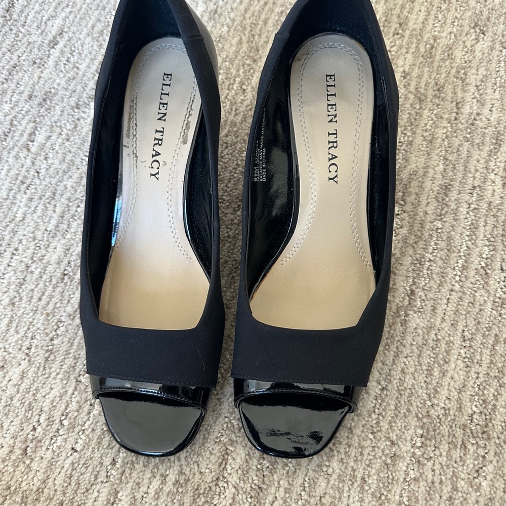 Trac Black Heels Sleek Design Padded Insole